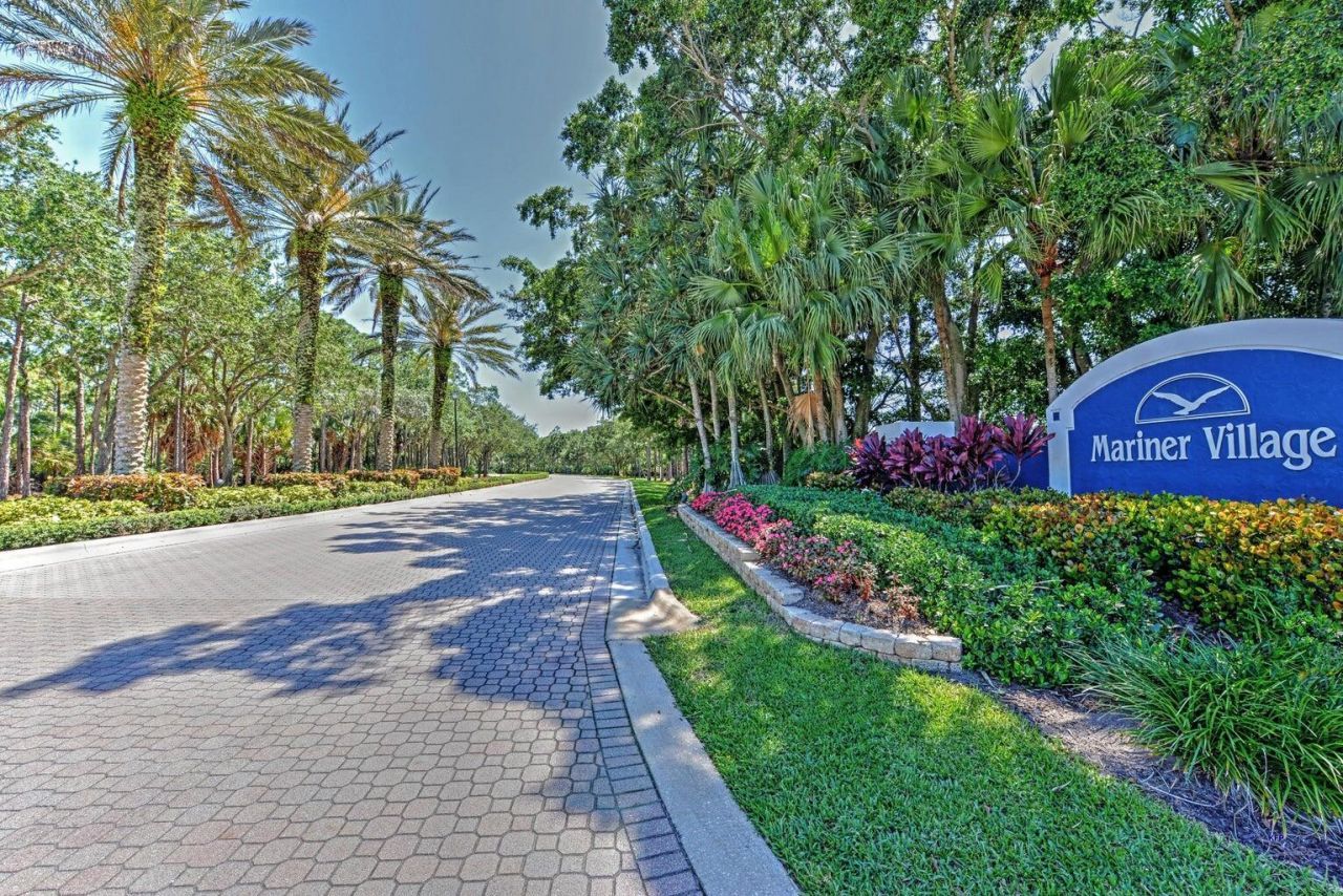 4944 SE Mariner Village Lane, Stuart, FL 34997 Photo