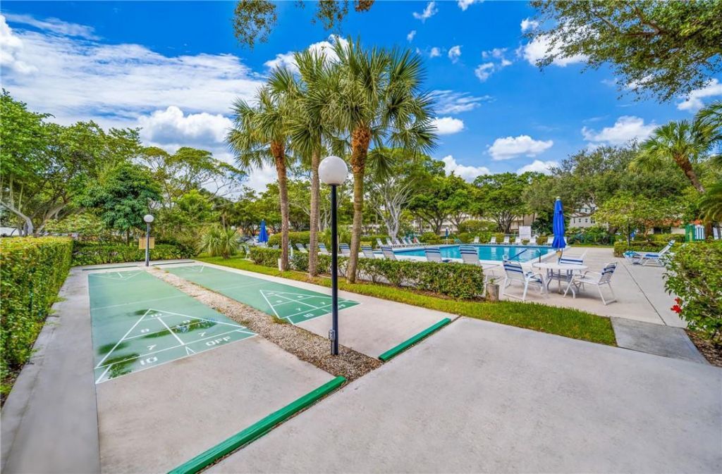 805 Cypress Boulevard, Unit 210, Pompano Beach, FL 33069 Photo