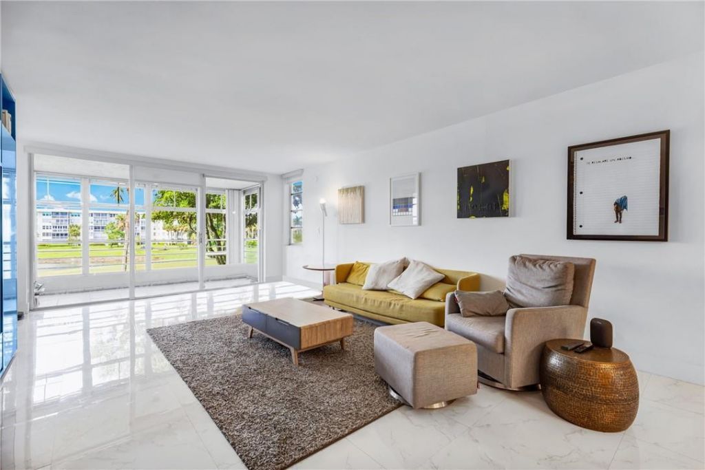 805 Cypress Boulevard, Unit 210, Pompano Beach, FL 33069 Photo