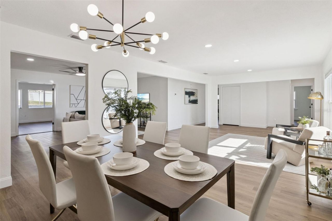 1106 Lake Ariana Boulevard, Auburndale, FL 33823 Photo