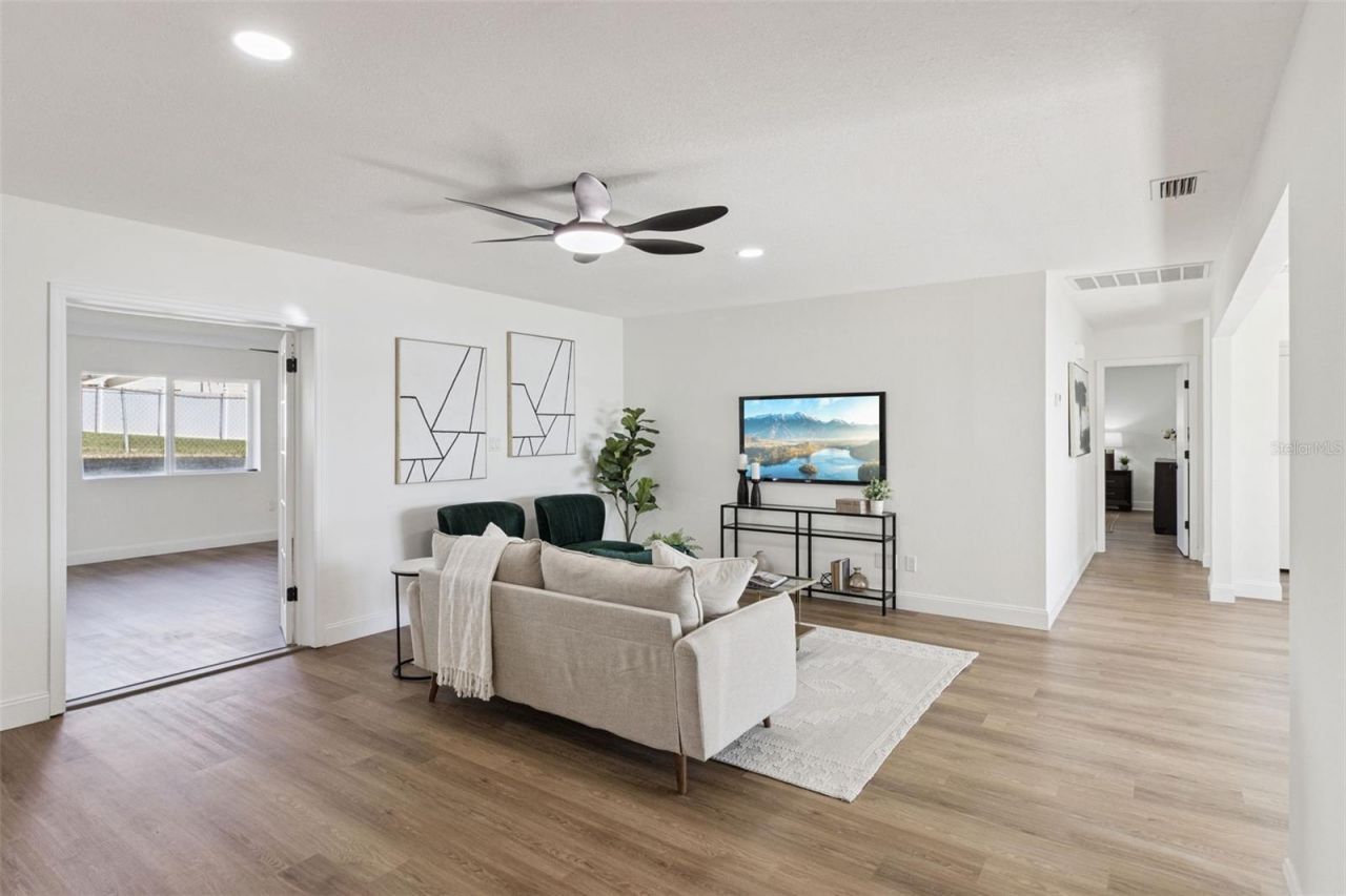 1106 Lake Ariana Boulevard, Auburndale, FL 33823 Photo