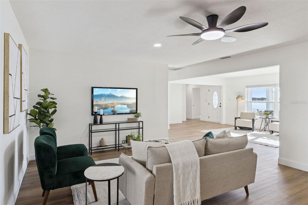 1106 Lake Ariana Boulevard, Auburndale, FL 33823 Photo