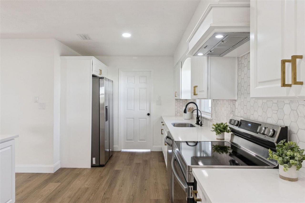 1106 Lake Ariana Boulevard, Auburndale, FL 33823 Photo