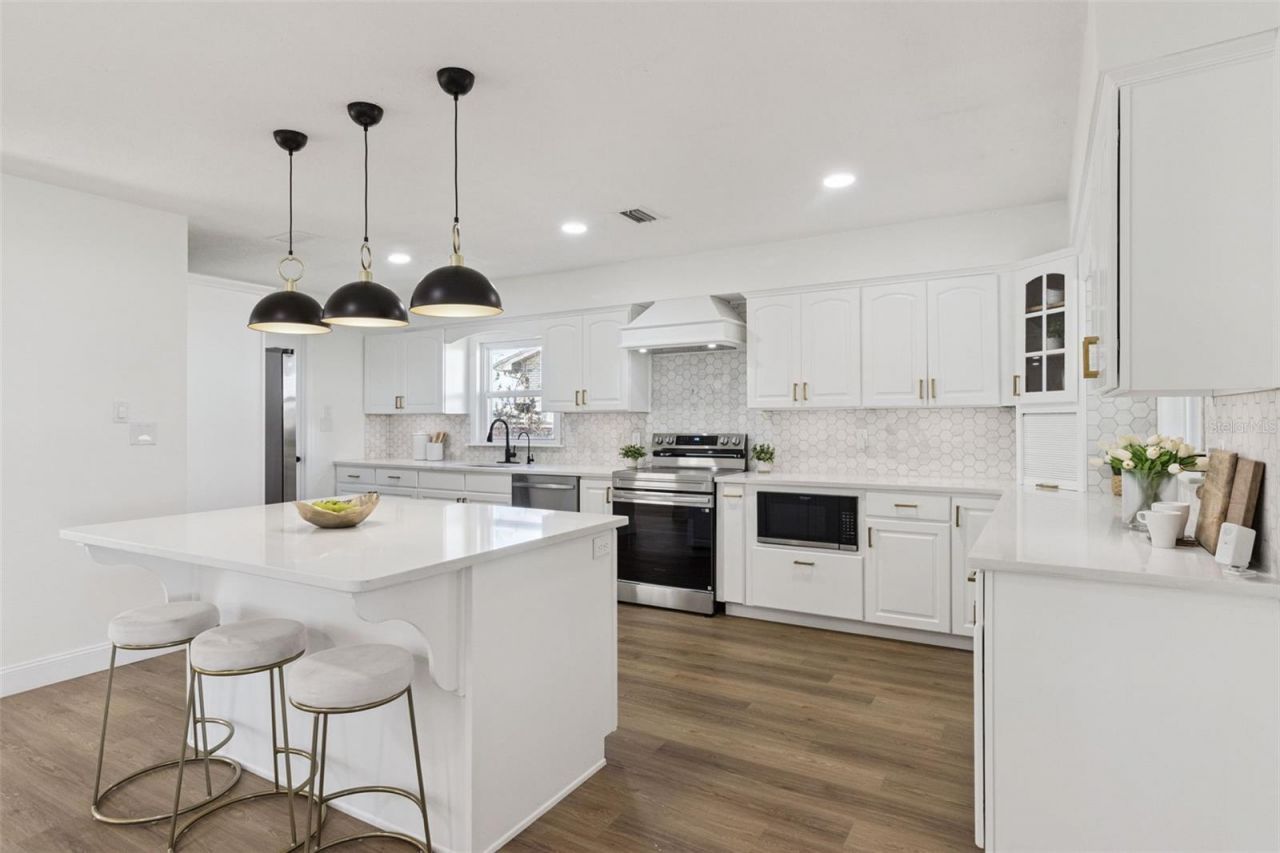 1106 Lake Ariana Boulevard, Auburndale, FL 33823 Photo