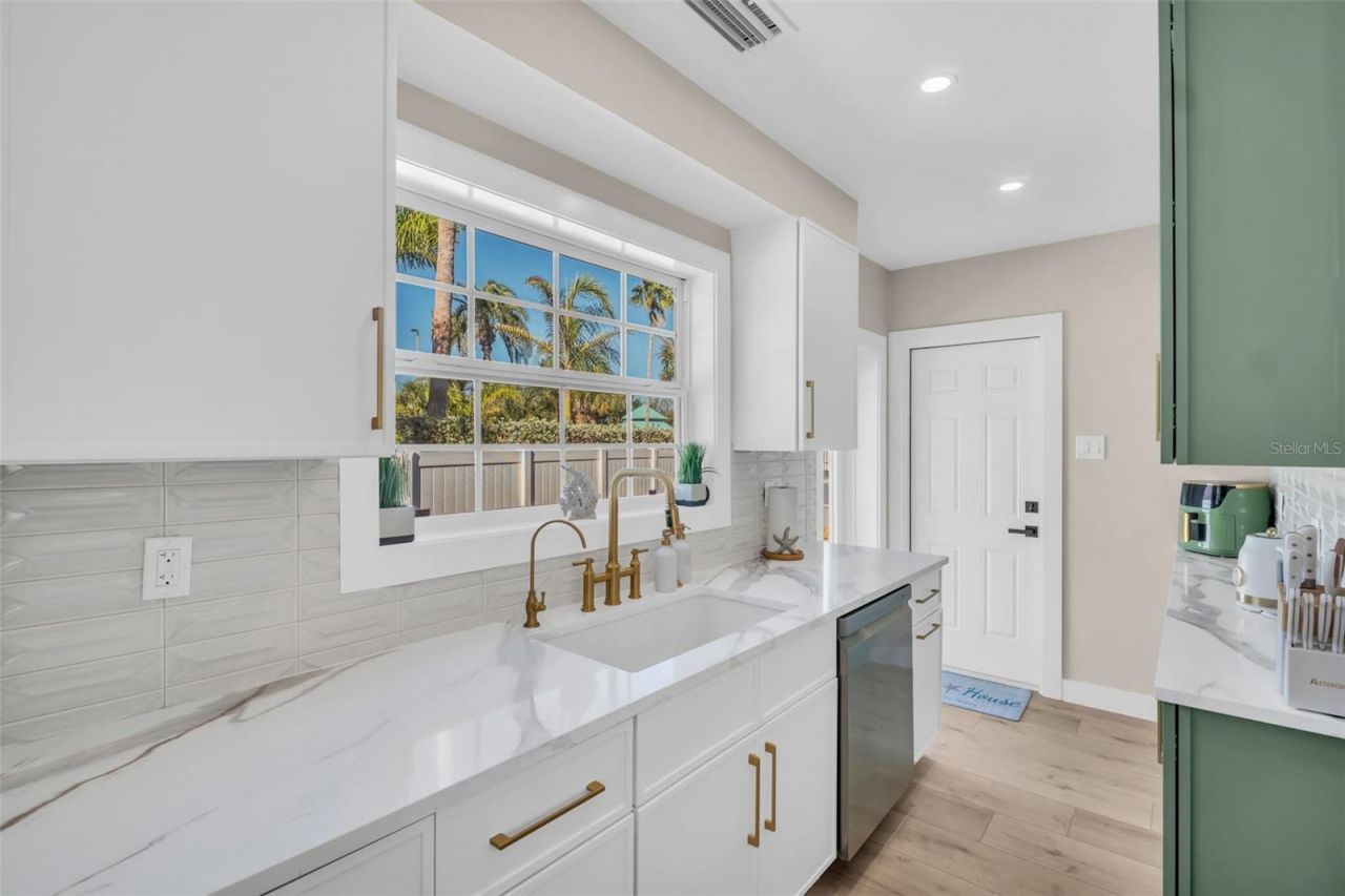 16613 Gulf Boulevard, North Redington Beach, FL 33708 Photo
