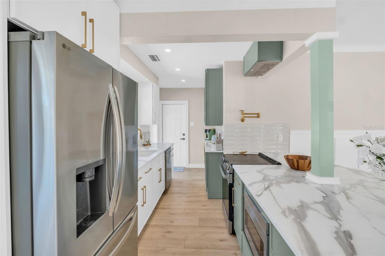 16613 Gulf Boulevard, North Redington Beach, FL 33708 Photo