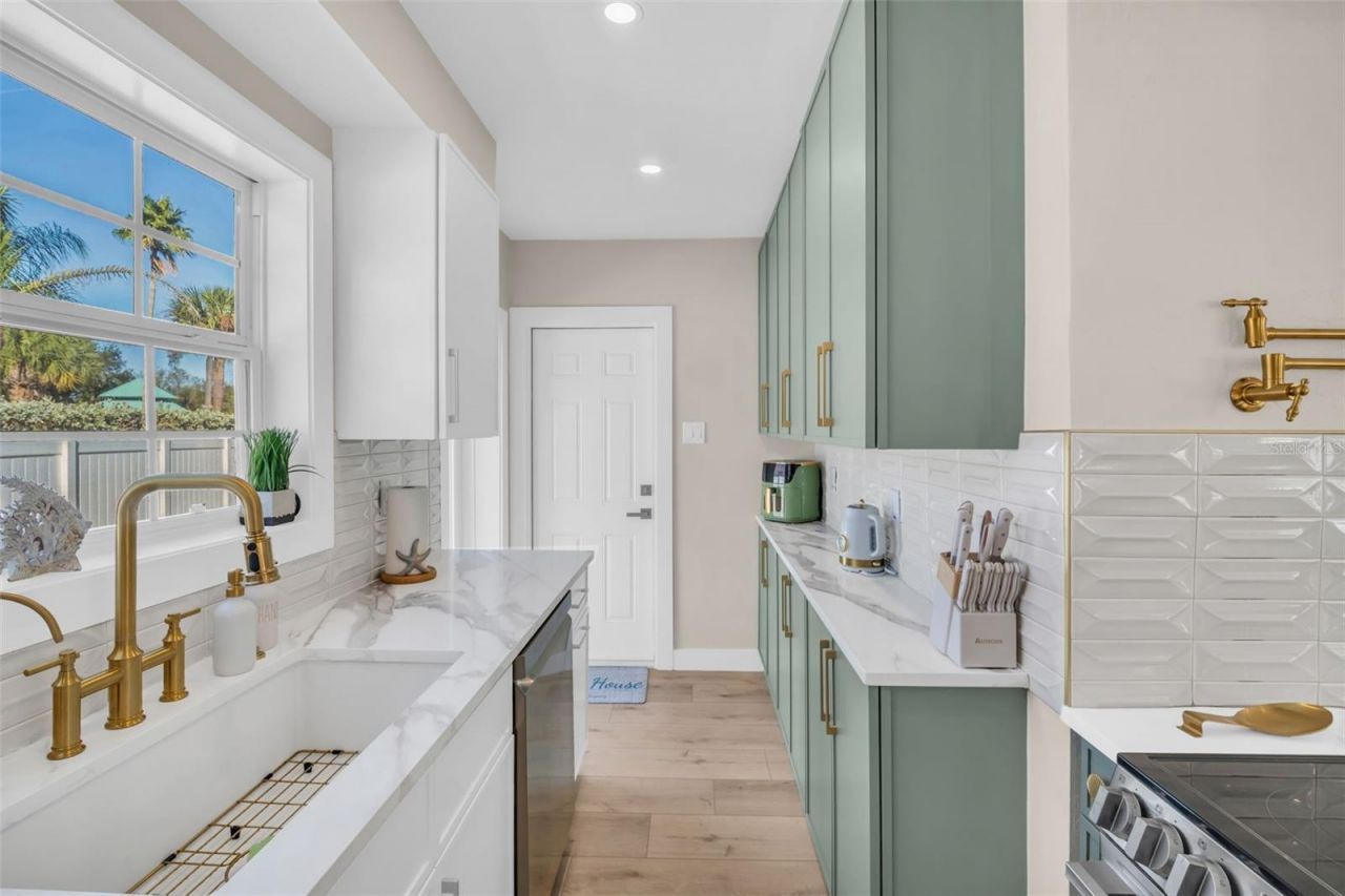 16613 Gulf Boulevard, North Redington Beach, FL 33708 Photo