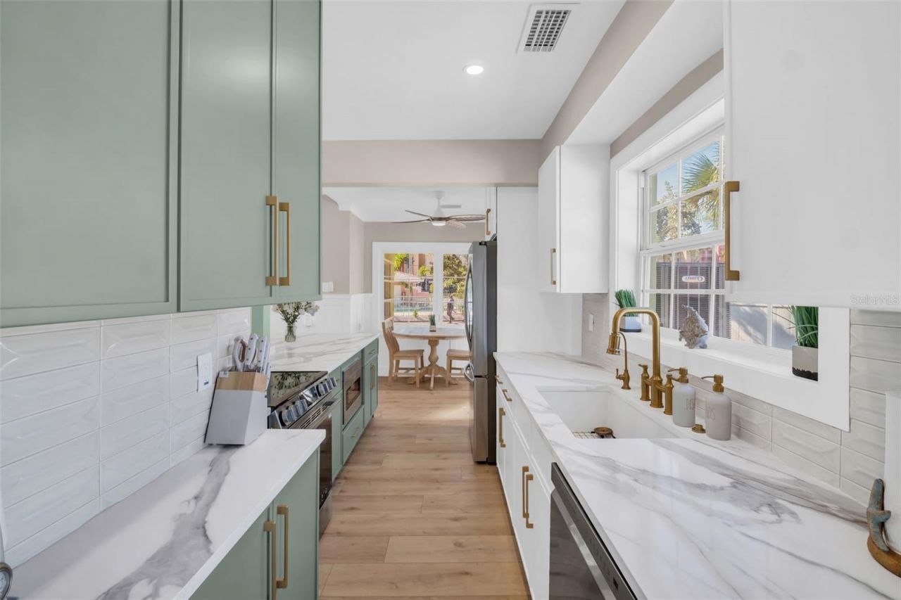 16613 Gulf Boulevard, North Redington Beach, FL 33708 Photo