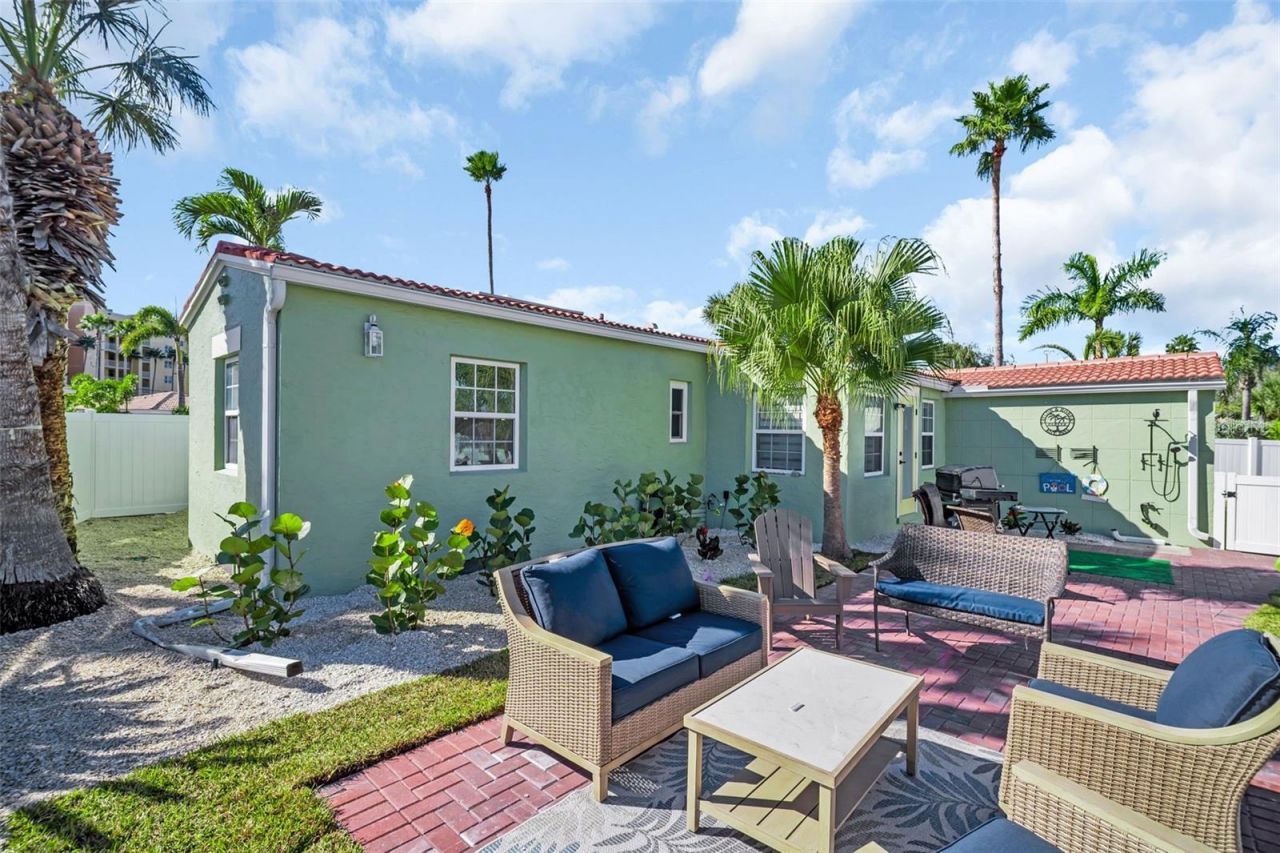 16613 Gulf Boulevard, North Redington Beach, FL 33708 Photo