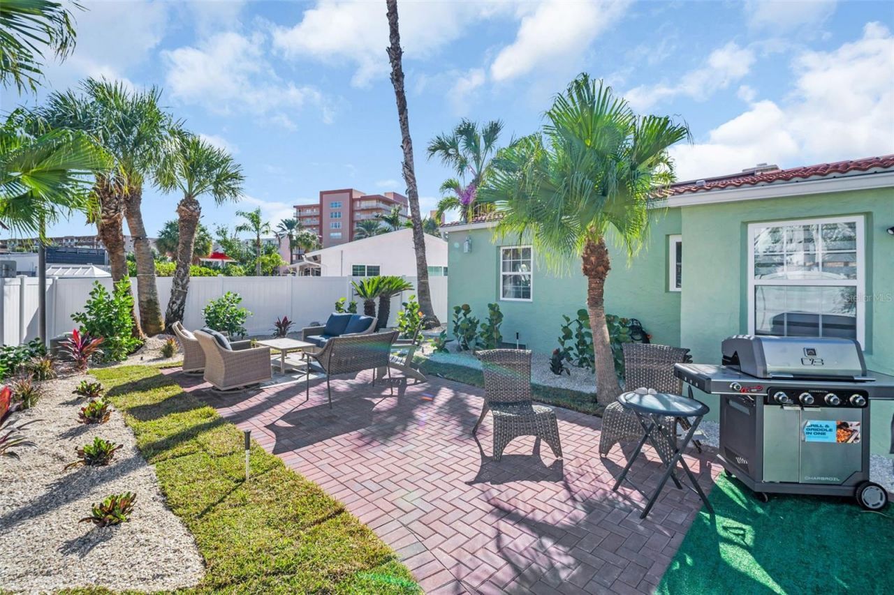 16613 Gulf Boulevard, North Redington Beach, FL 33708 Photo