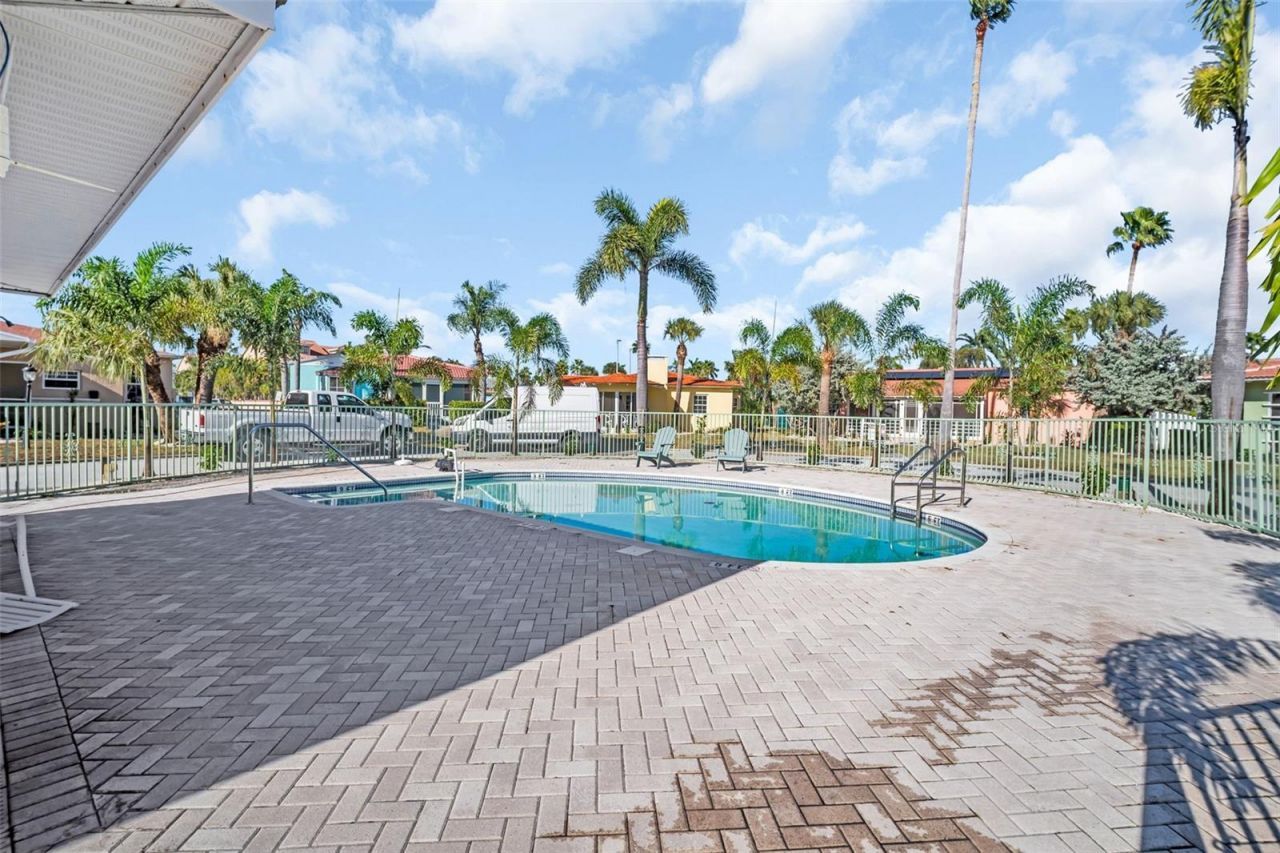 16613 Gulf Boulevard, North Redington Beach, FL 33708 Photo