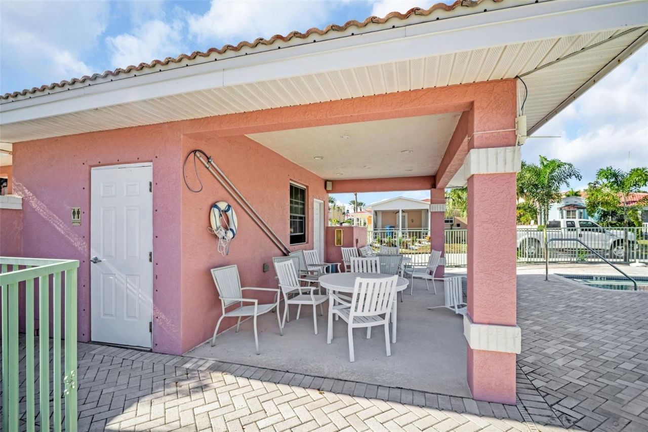 16613 Gulf Boulevard, North Redington Beach, FL 33708 Photo