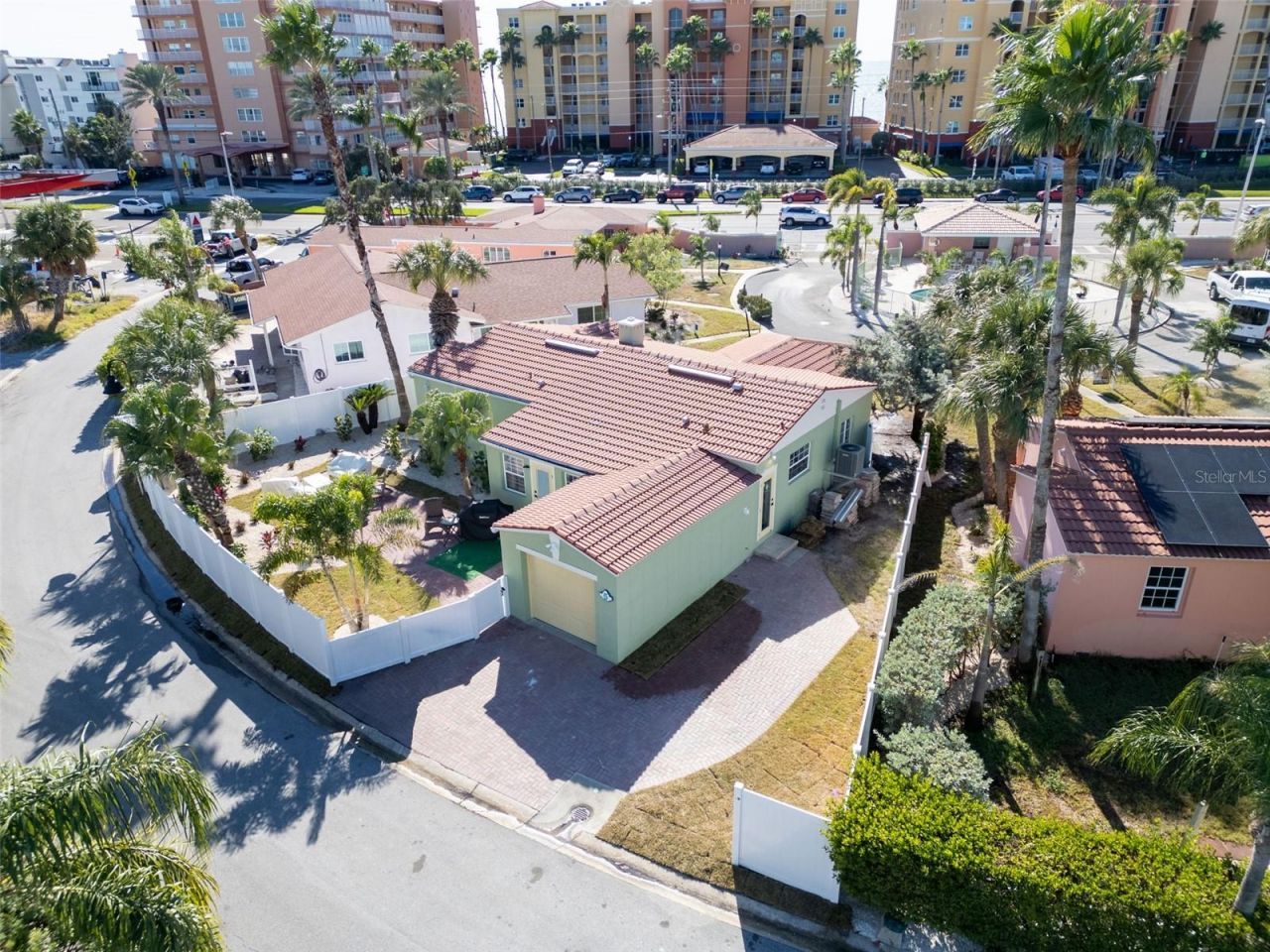 16613 Gulf Boulevard, North Redington Beach, FL 33708 Photo