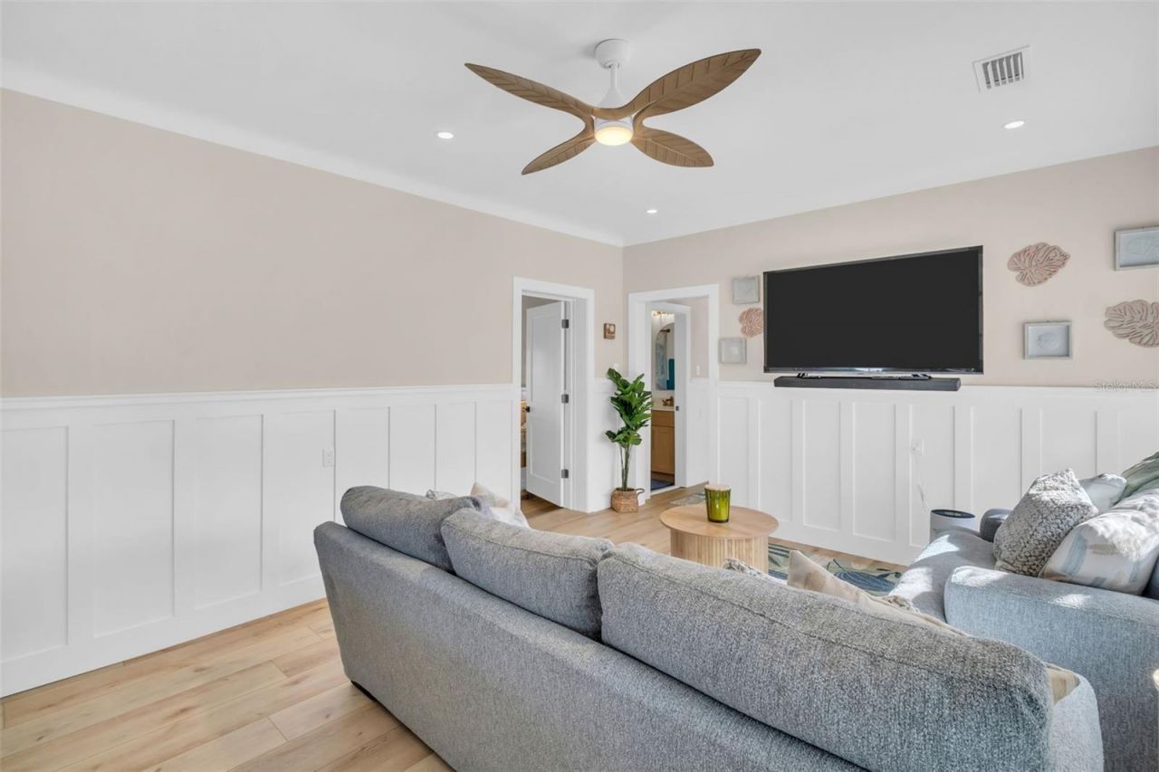 16613 Gulf Boulevard, North Redington Beach, FL 33708 Photo