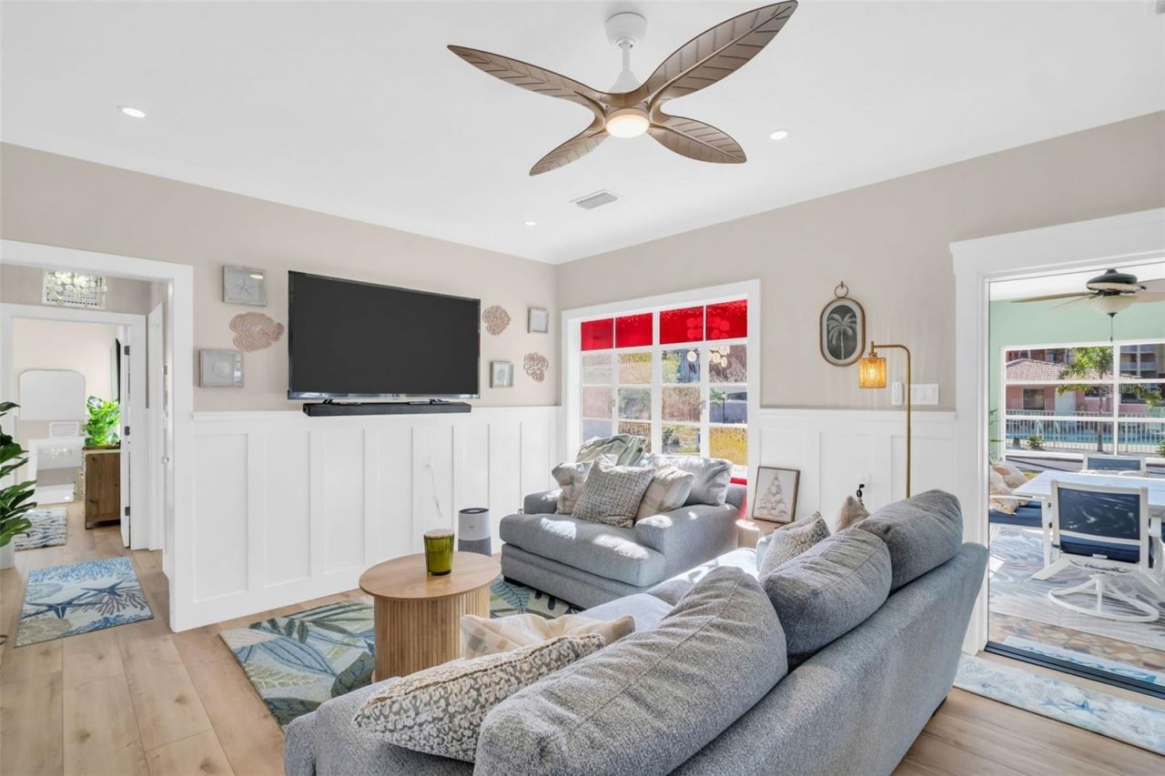 16613 Gulf Boulevard, North Redington Beach, FL 33708 Photo