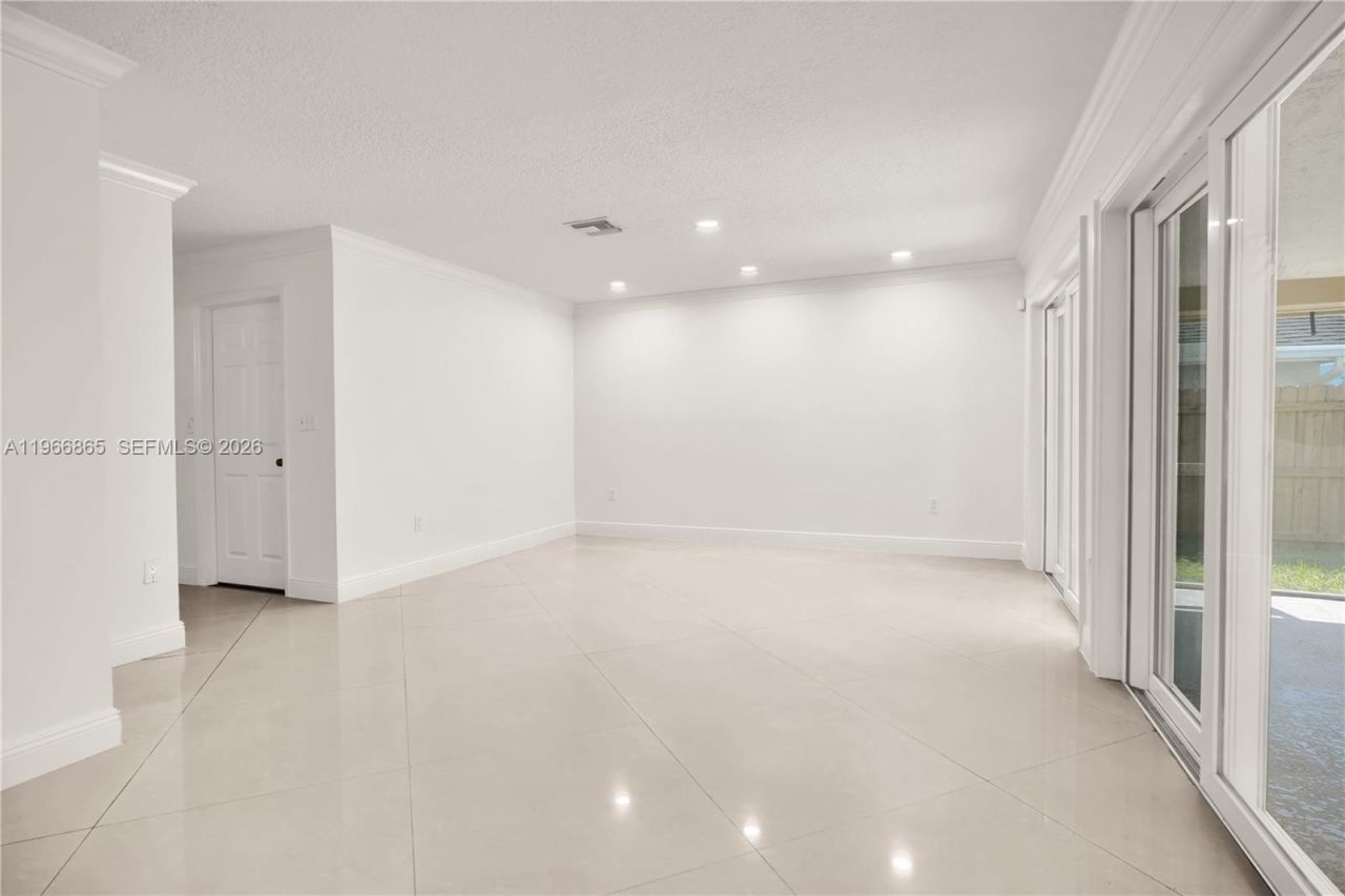 21800 SW 97th Ct, Cutler Bay, FL 33190 Photo