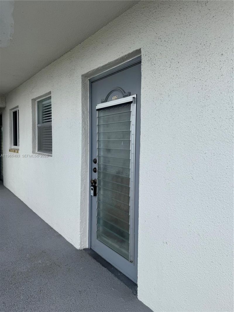 8515 Sunrise Lakes Blvd , Unit 302, Sunrise, FL 33322 Photo
