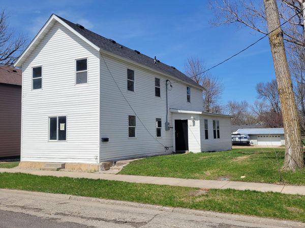 205 Elm Avenue SE, Montgomery, MN 56069