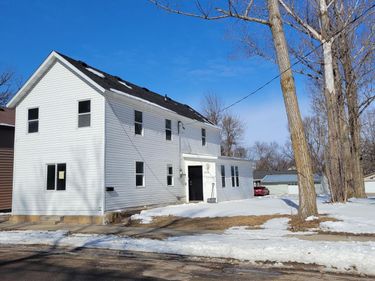 205 Elm Avenue SE, Montgomery, MN 56069