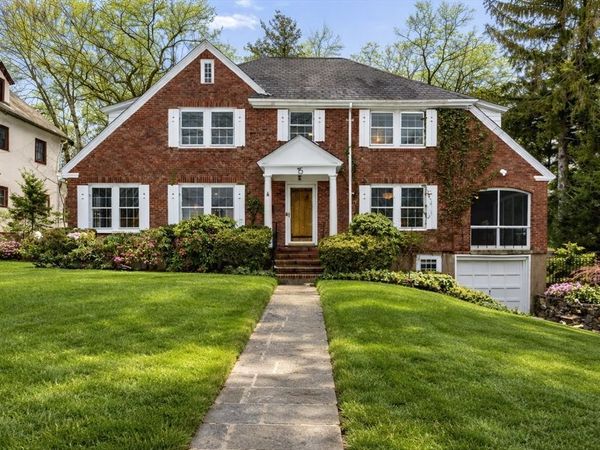 15 Gammons Rd, Newton, MA 02468