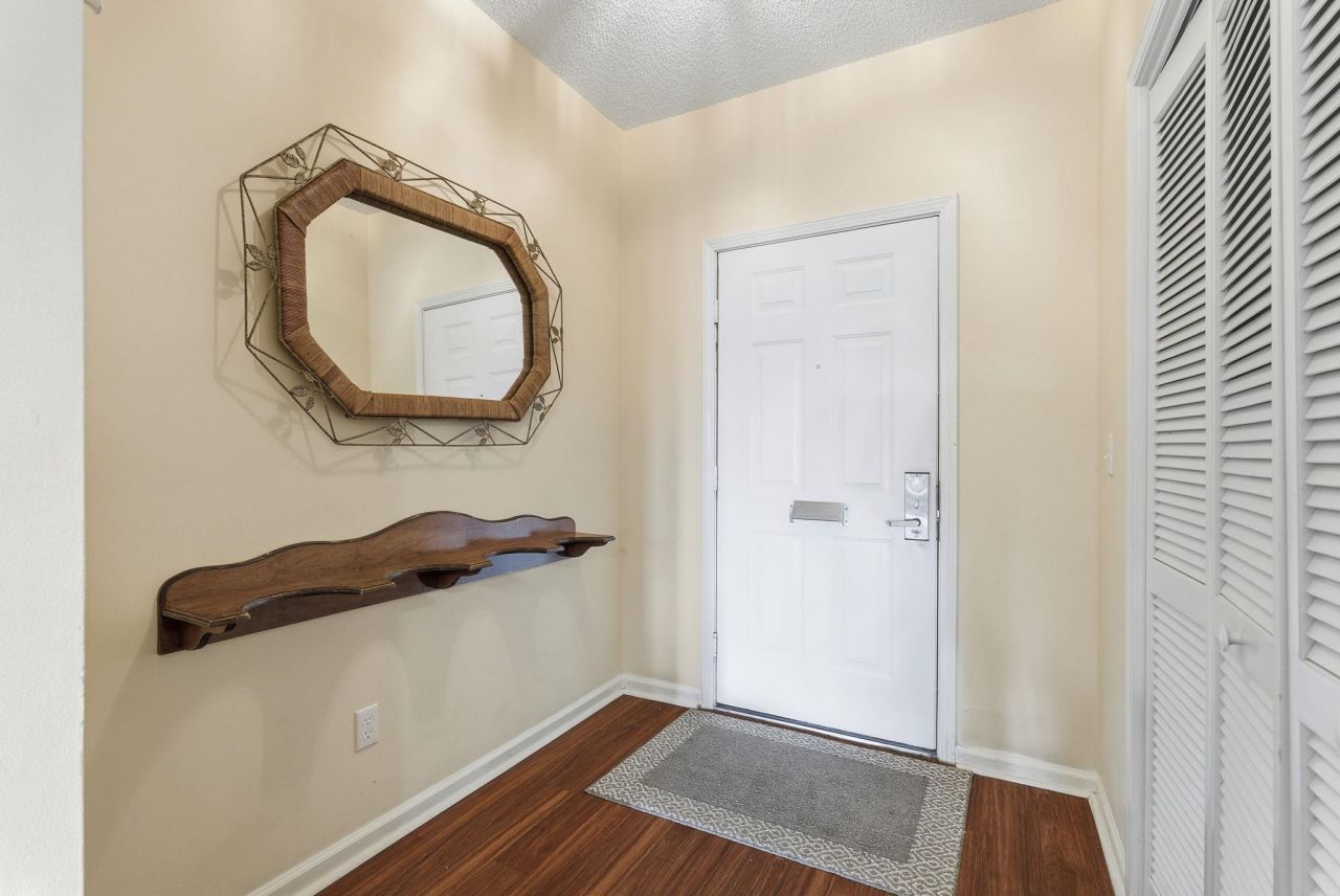 4586 Girvan Dr.  Photo 17