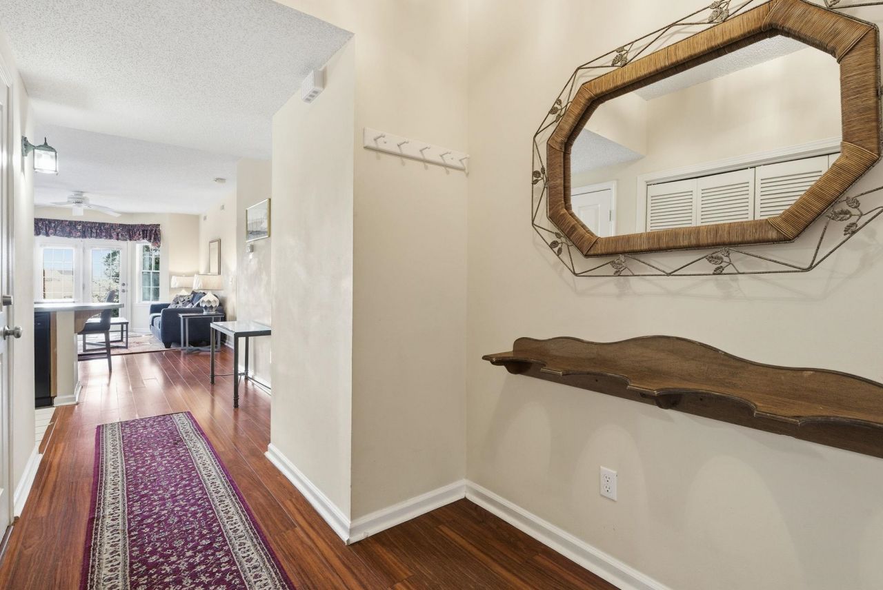 4586 Girvan Dr. Photo 18