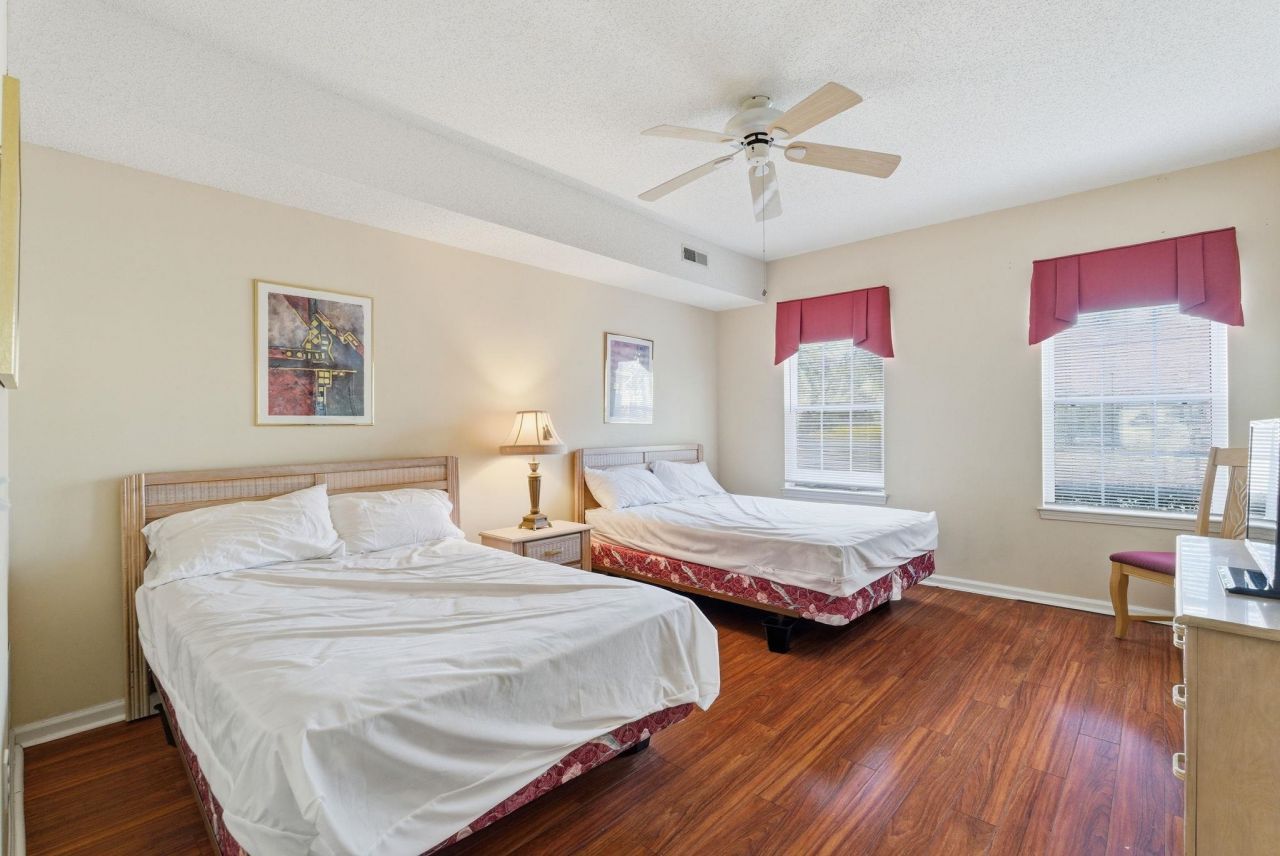 4586 Girvan Dr.  Photo 25