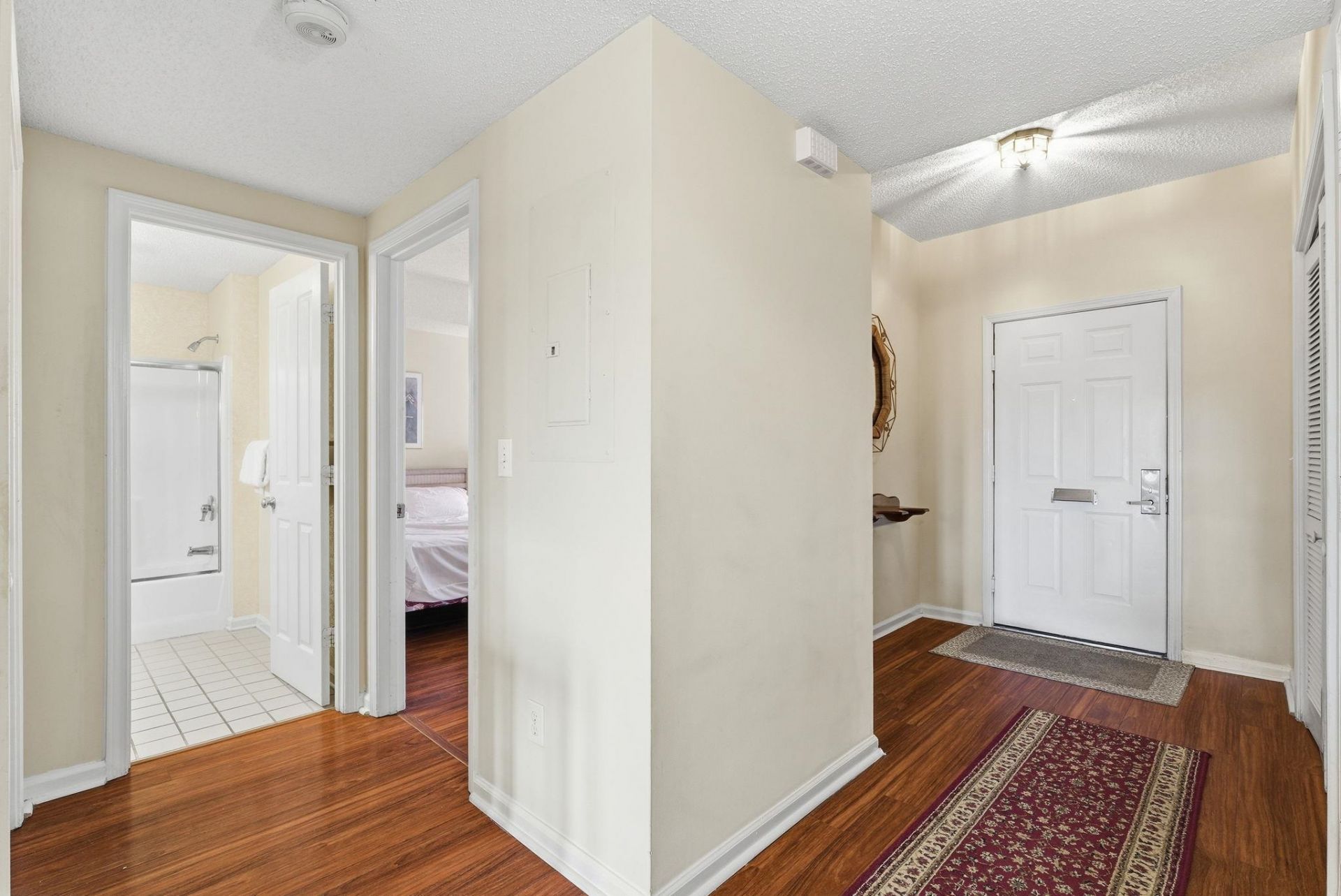 4586 Girvan Dr. Photo 26