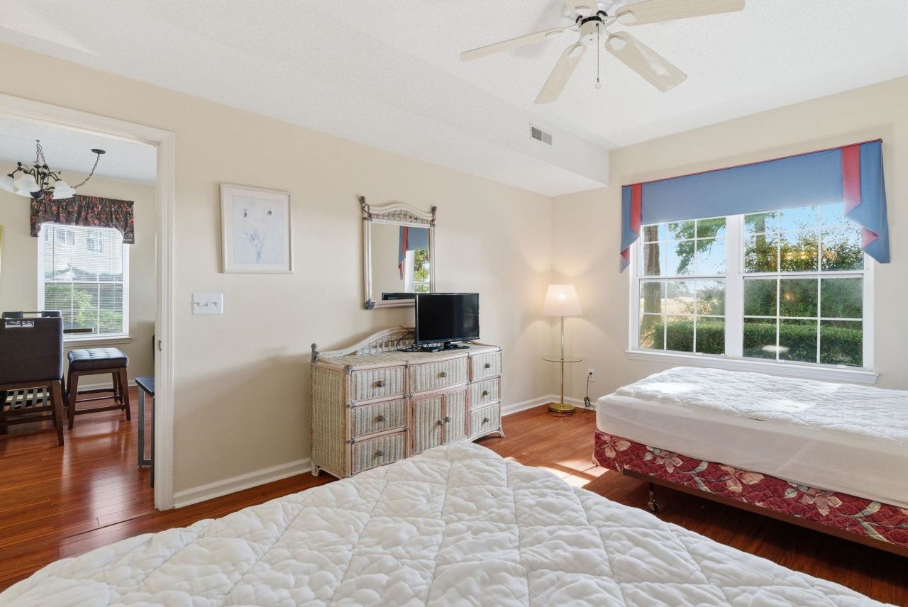 4586 Girvan Dr.  Photo 36