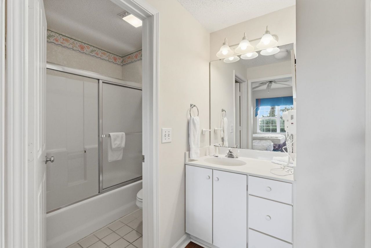 4586 Girvan Dr.  Photo 37