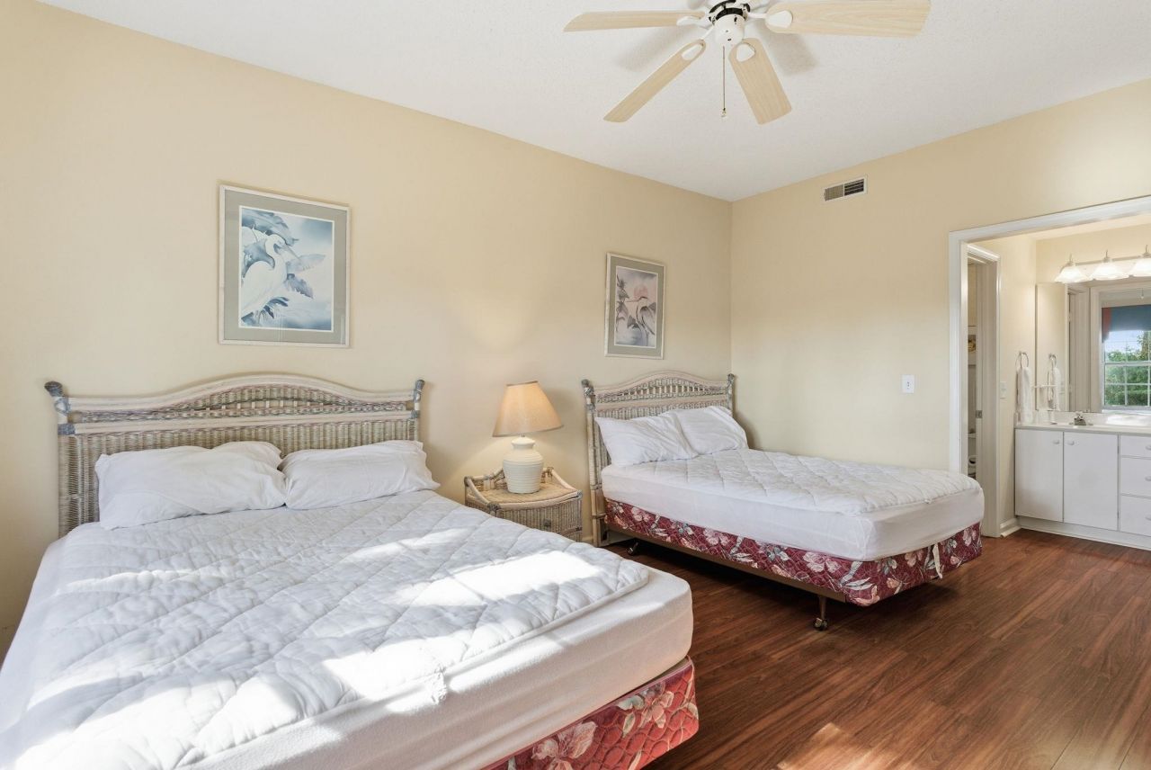 4586 Girvan Dr. Photo 39
