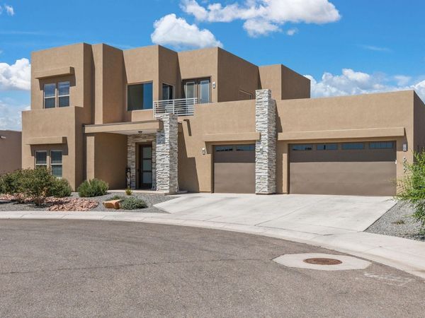 6527 Trestle Glen Road NW, Albuquerque, NM 87120