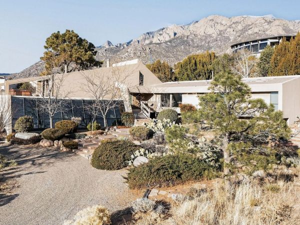 302 Juniper Hill Road NE, Albuquerque, NM 87122