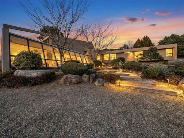 302 Juniper Hill Road NE, Albuquerque, NM 87122