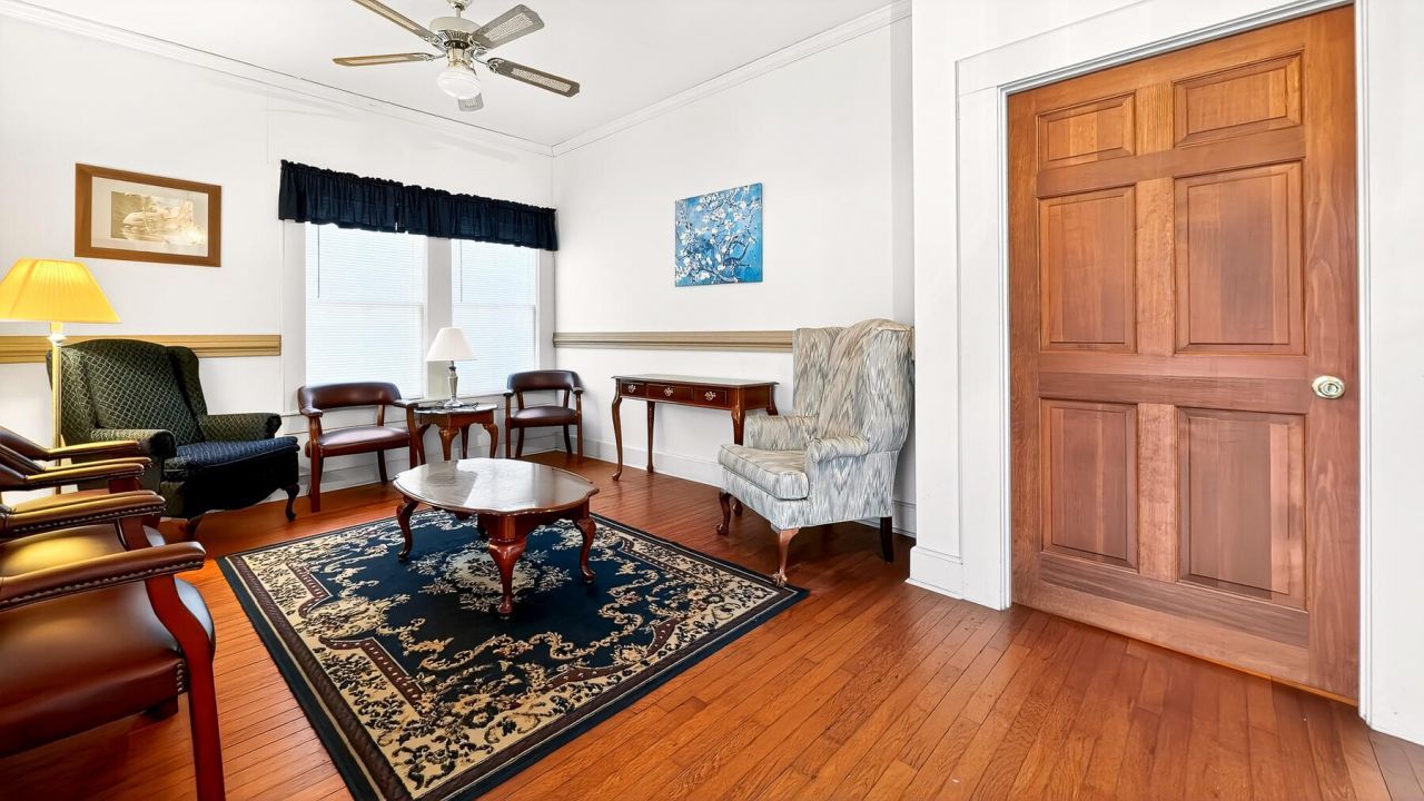 219 W Main Street Photo 16