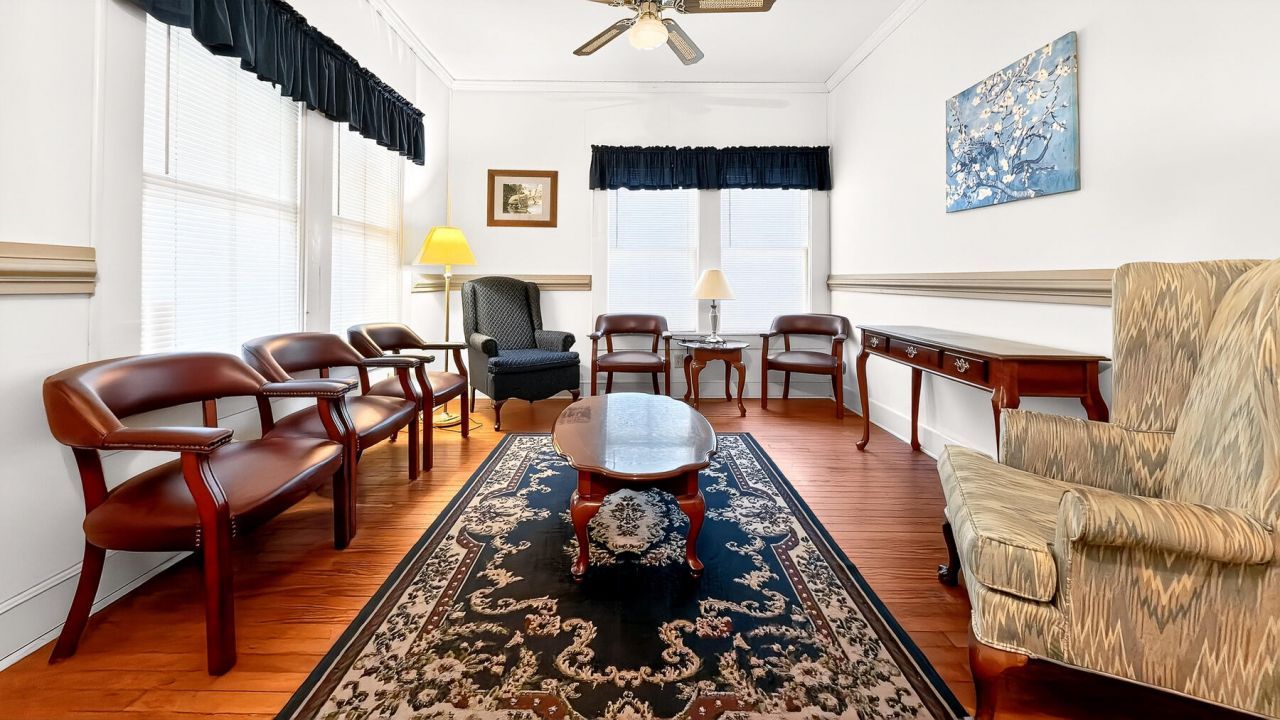 219 W Main Street Photo 17