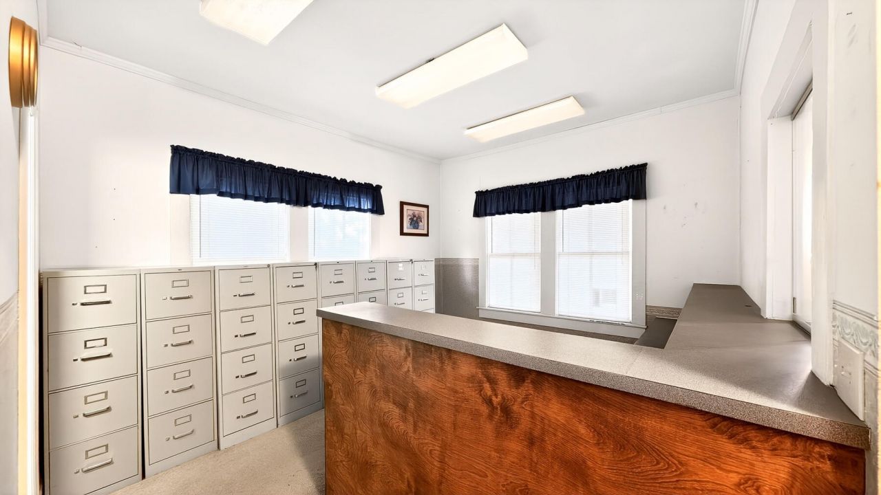 219 W Main Street Photo 18