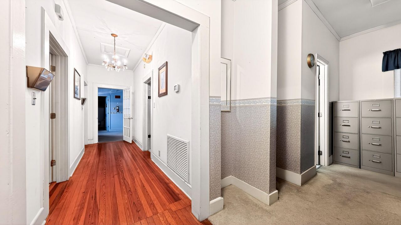 219 W Main Street Photo 23