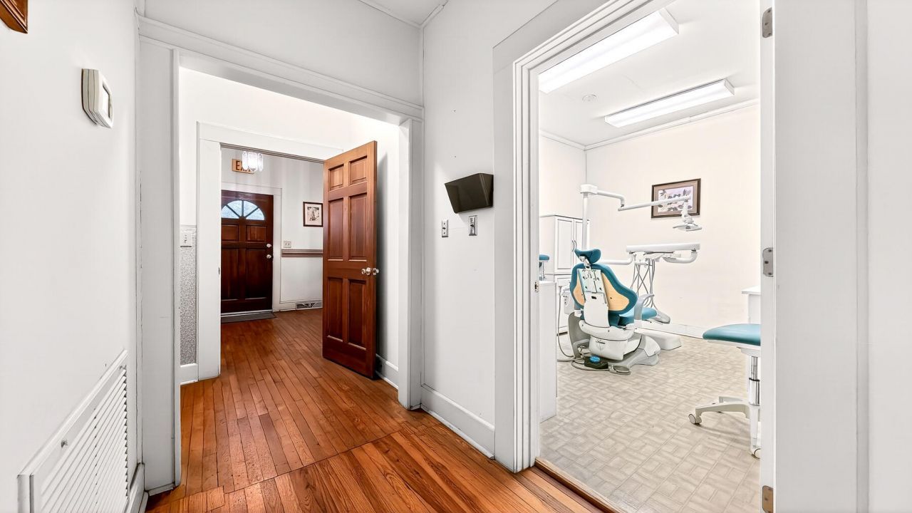 219 W Main Street Photo 28