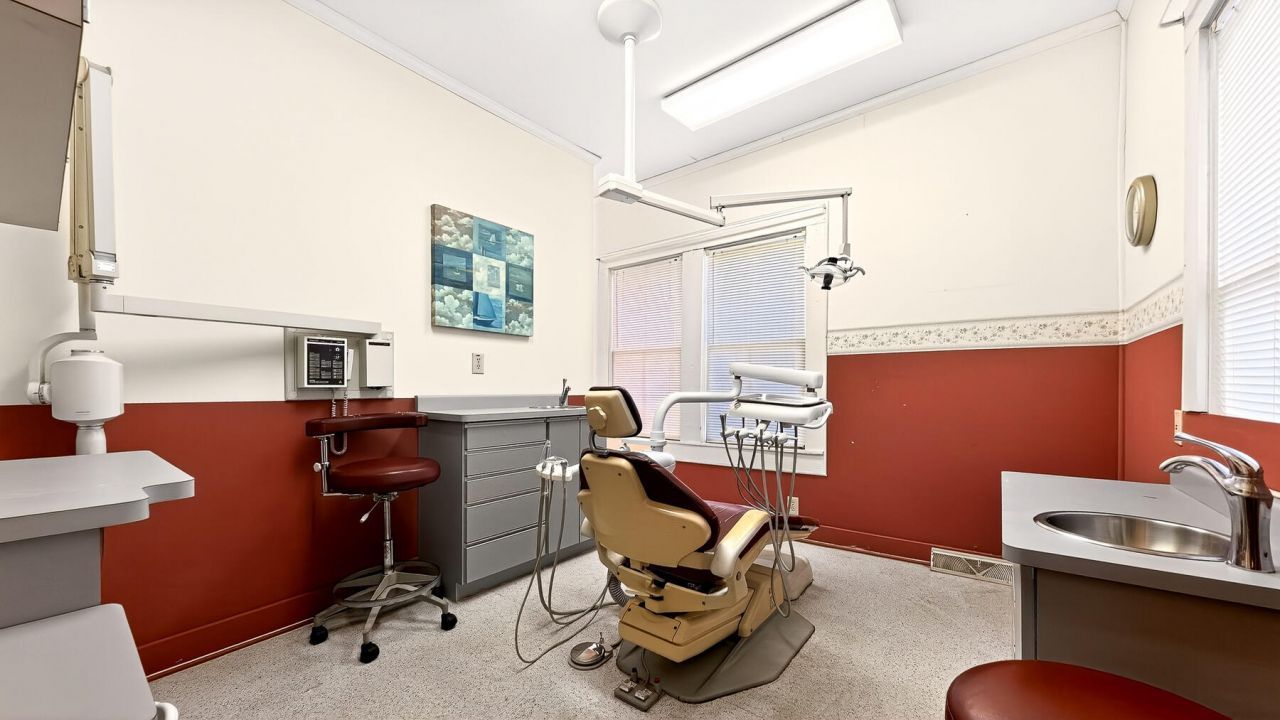 219 W Main Street Photo 31