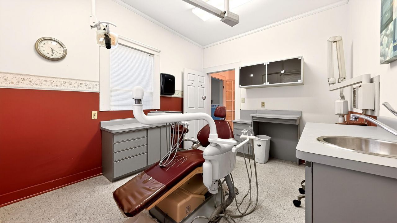 219 W Main Street Photo 32