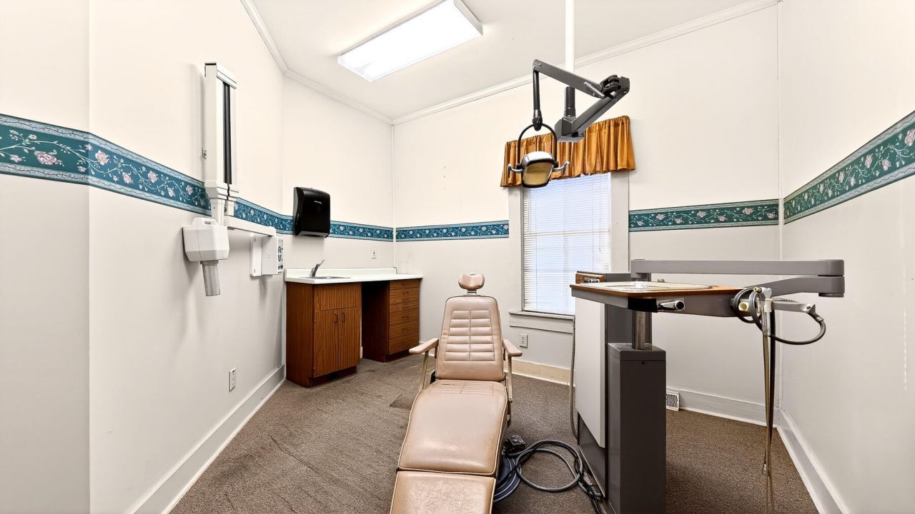 219 W Main Street Photo 33