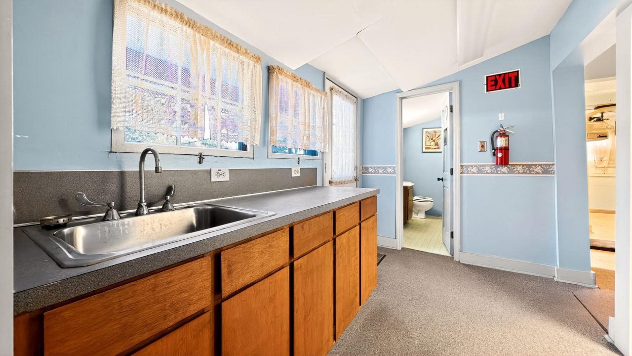 219 W Main Street Photo 39