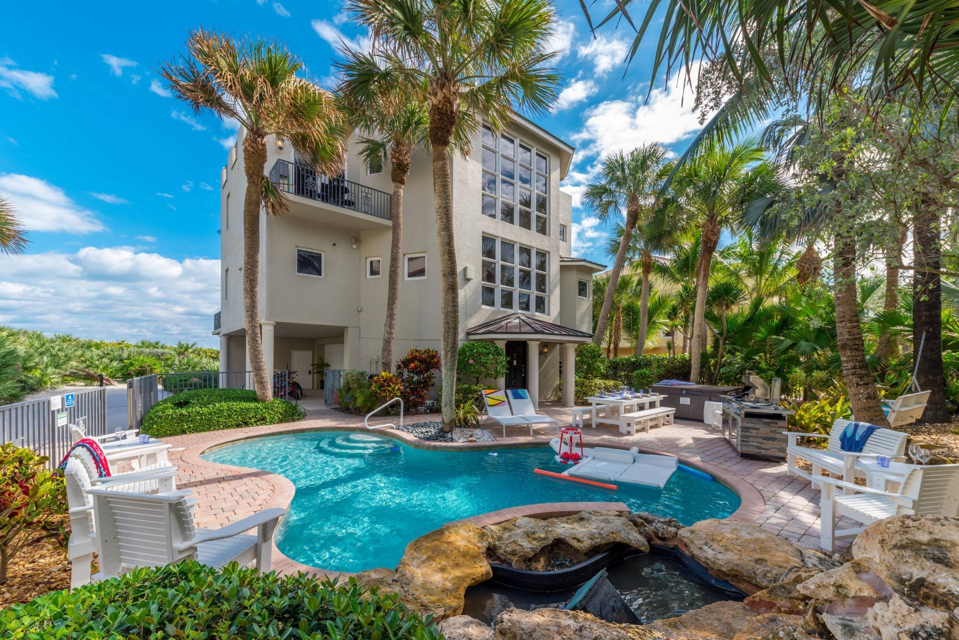 4643 NE Ocean Boulevard, Jensen Beach, FL 34957 Photo