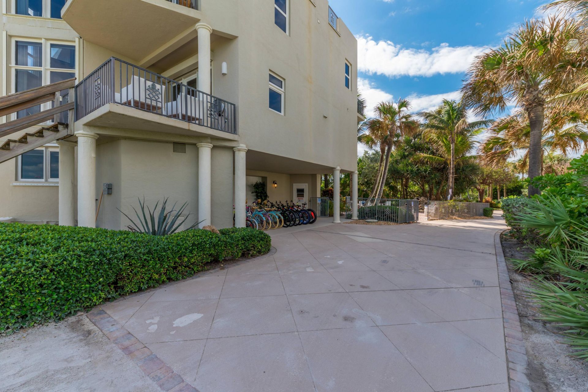 4643 NE Ocean Boulevard, Jensen Beach, FL 34957 Photo