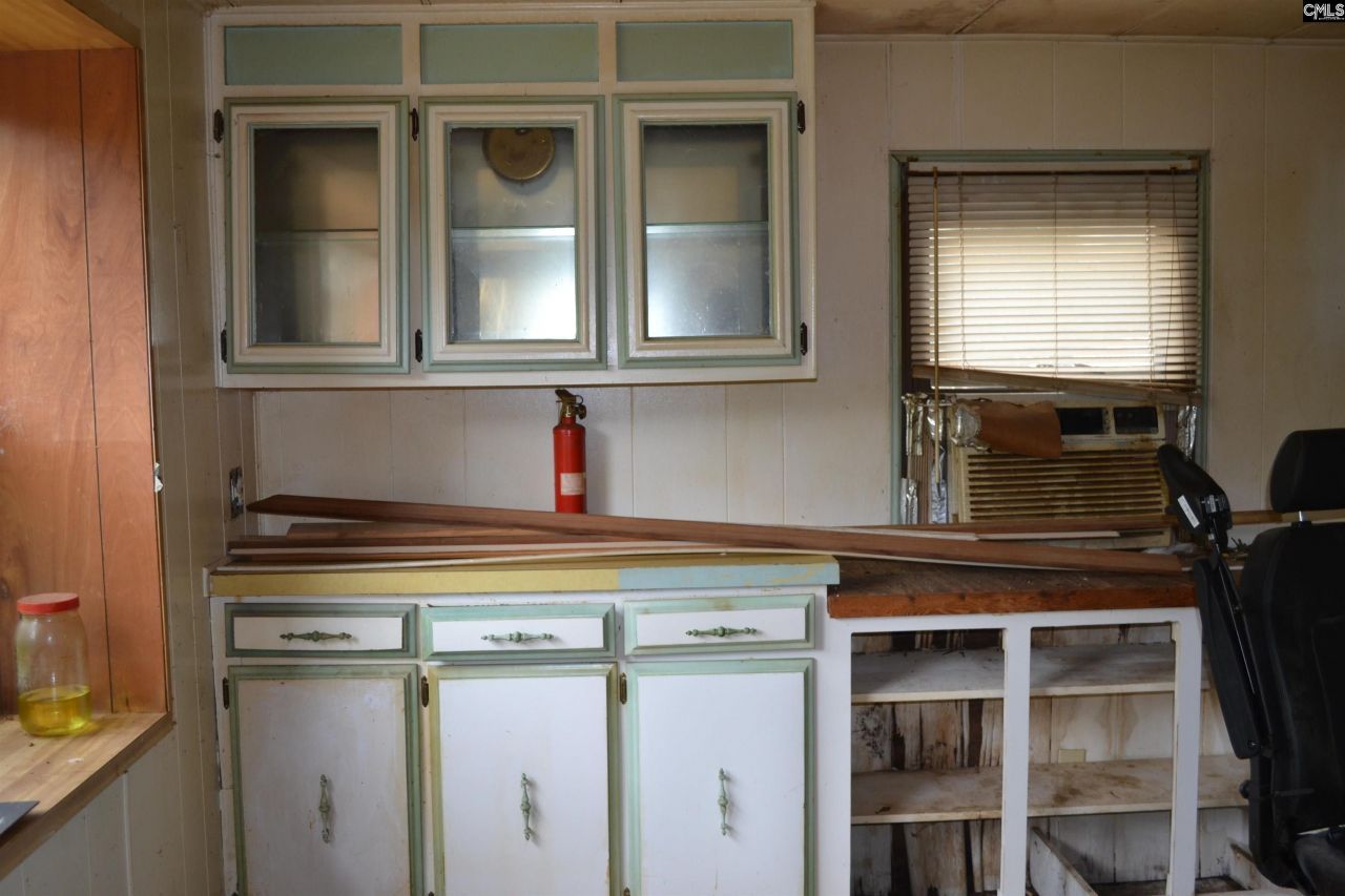 56 Ward Road  Photo 8