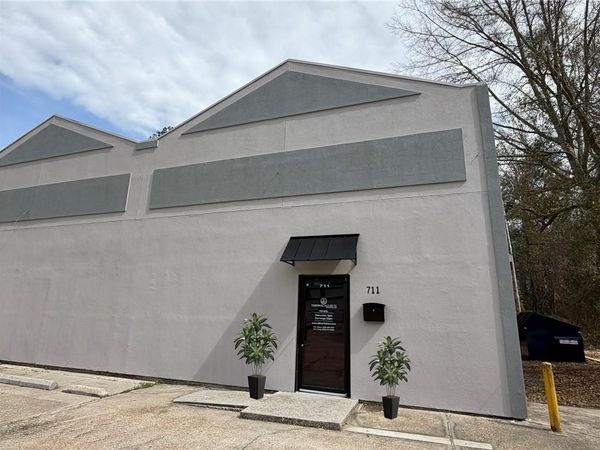 711 N CAUSEWAY Boulevard, Unit B, Mandeville, LA 70471