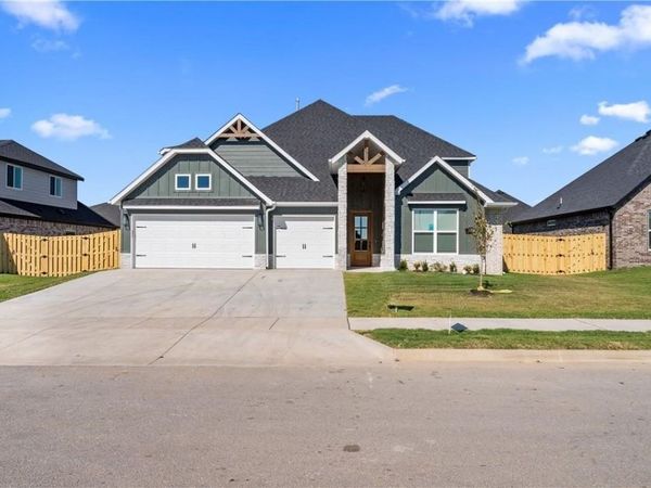 1140 Canyon Maple Street, Centerton, AR 72719