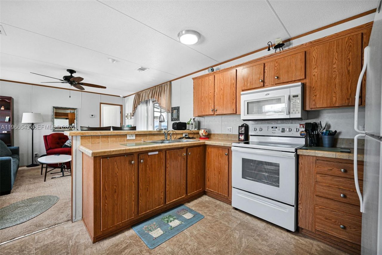 8701 SW 17th Ct , Davie, FL 33324 Photo