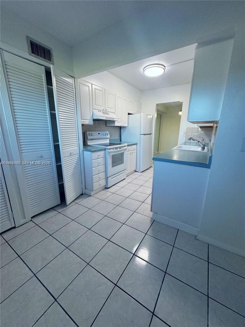 8000 Lagos De Campo Blvd , Unit A-105, Tamarac, FL 33321 Photo